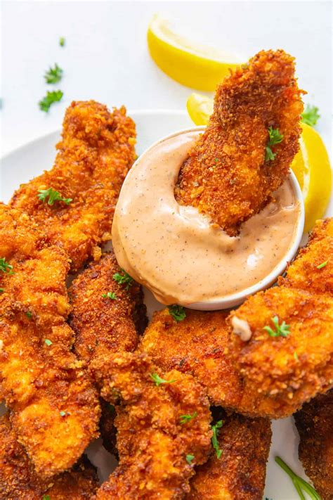 Easy Raising Cane’s Chicken Fingers & Sauce。